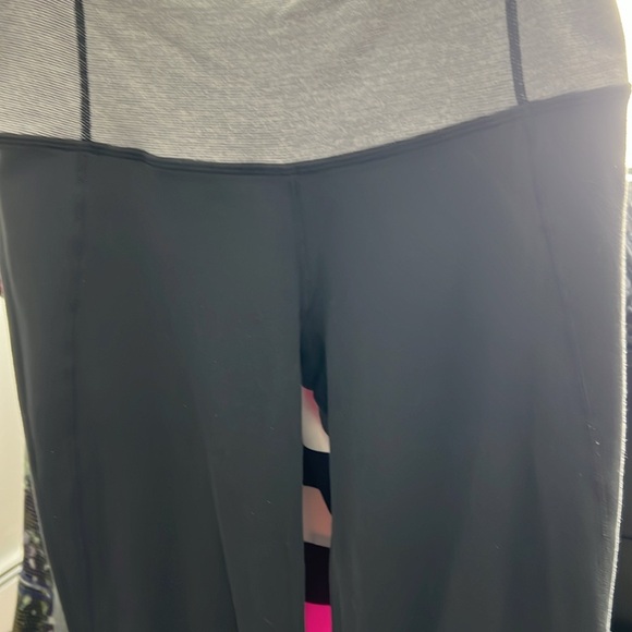 Like New Lululemon Gray Capri Leggings - Picture 2 of 7
